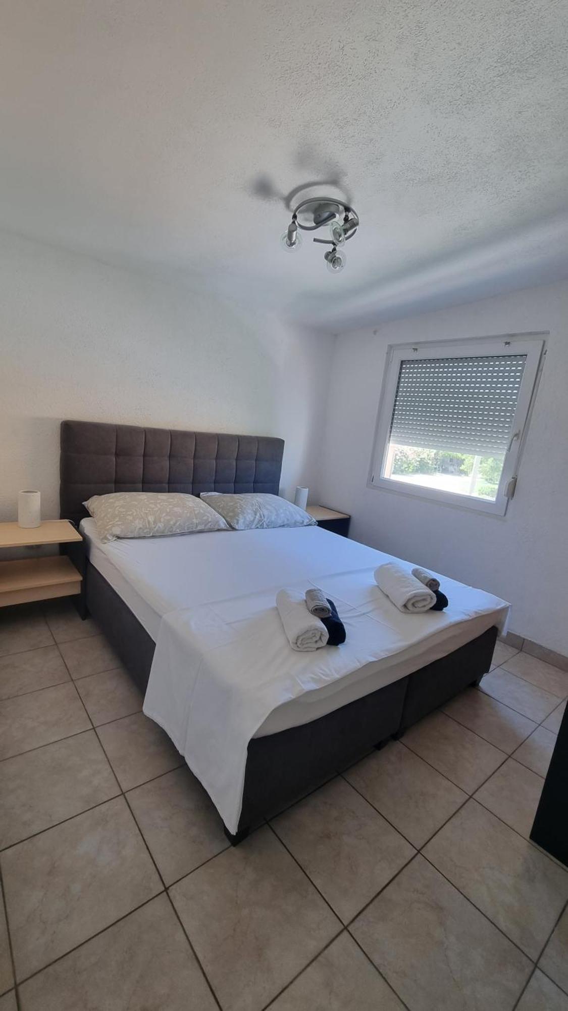 Apartments Seso Đảo Pag Ngoại thất bức ảnh